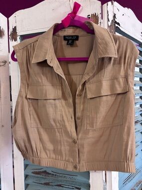 Rachel Zoe Cropped Sleeveless Utility Shirt in Beige